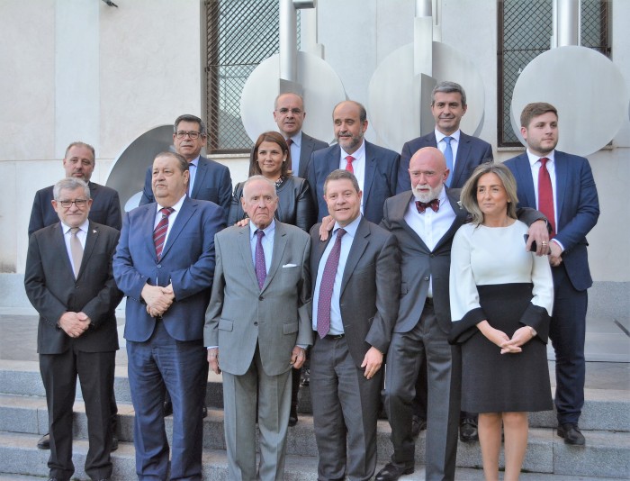 Imagen de Autoridades asistentes al acto de inauguración en el museo de Santa Fe