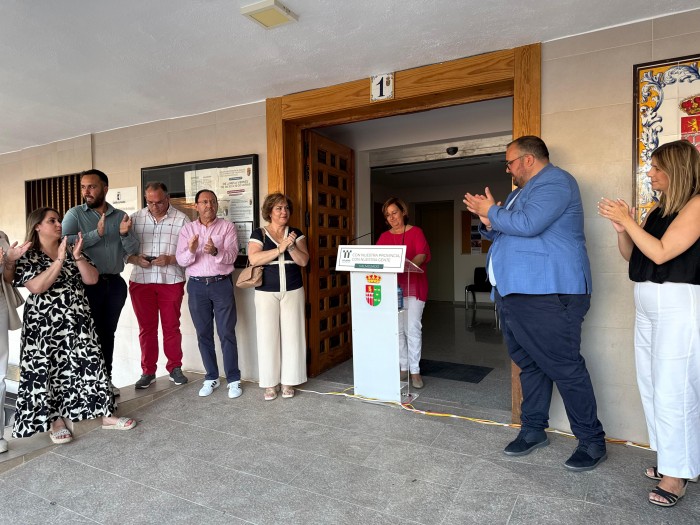 Cedillo inaugura la remodelación de las dependencias consistoriales en Valmojado