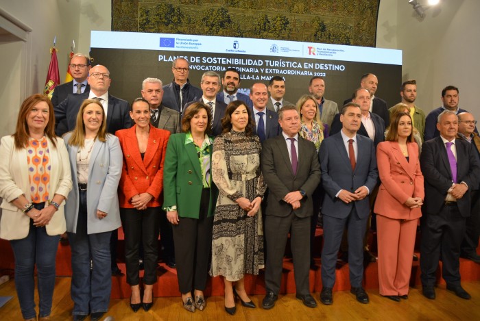 Imagen de Asistentes al acto de presentación