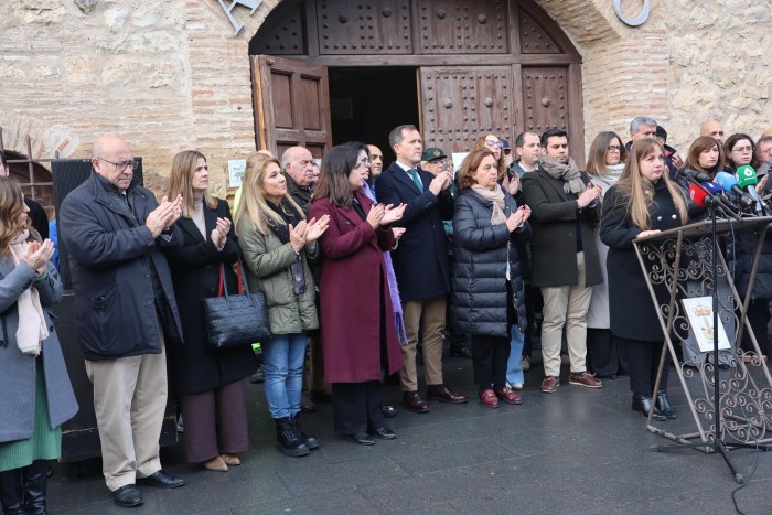 Imagen de Cedillo en el minuto de silencio de Torrijos