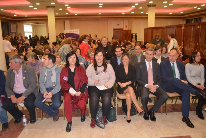 Imagen de Álvaro Gutiérrez en el encuentro de Fademur al que ha asistido más de 150 mujeres rurales