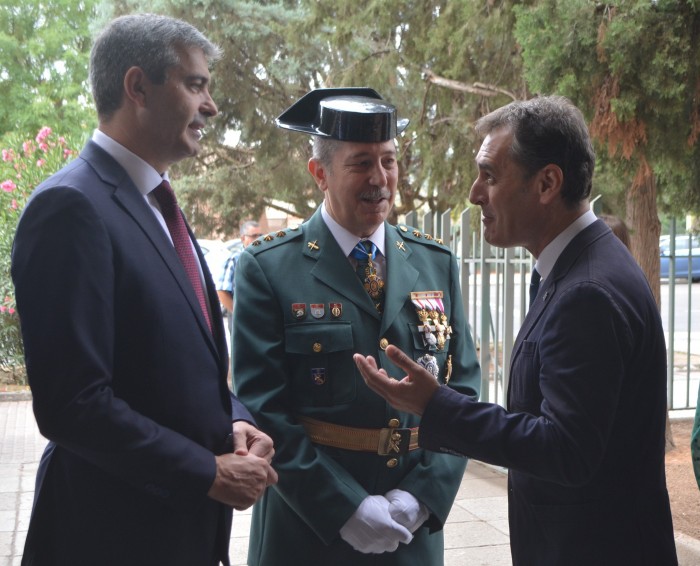 Imagen de Álvaro Gutiérrez con el delegado del Gobierno y el coronel de la Guardia Civil