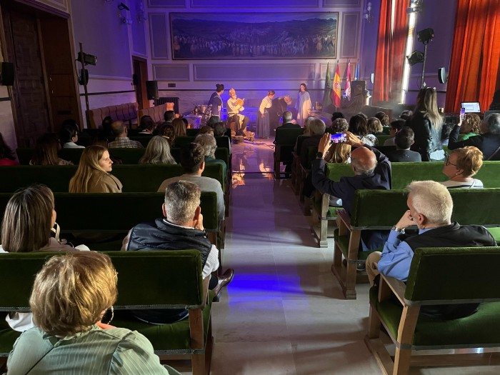 Imagen de Un momento de las representaciones teatrales por el Día del LIbro