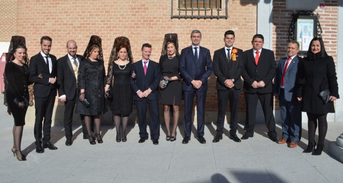 Imagen de Álvaro Gutiérrez con los Mayordomos en las fiestas de La Mata