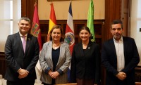 Cedillo y Romera con los representantes de Costa Rica