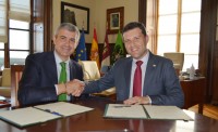 Álvaro Gutiérrez y Santi Vera en la firma del convenio